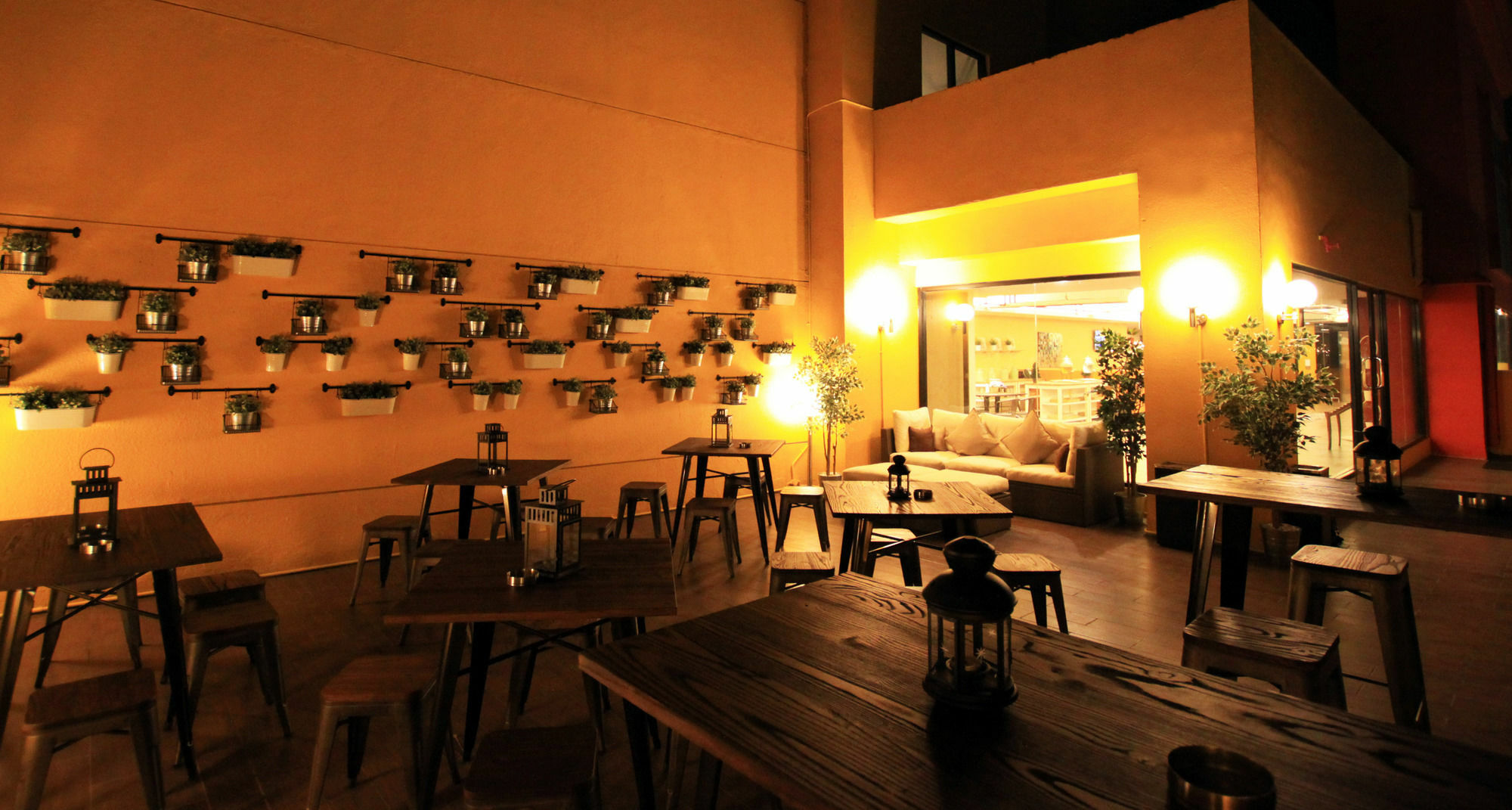 Yellow Bee Tangerang Exterior foto